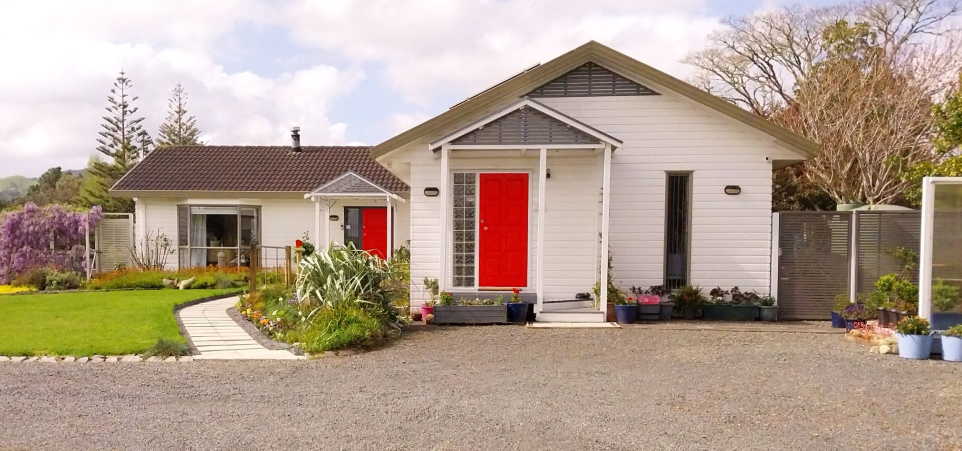 Thames accommodation at The Red Door Guest Suite